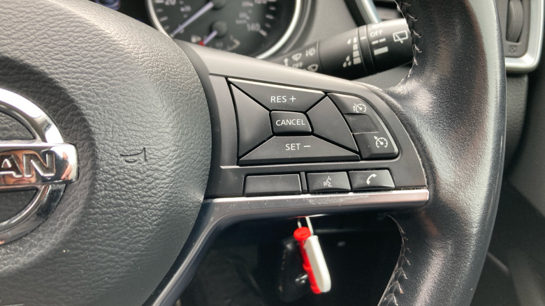 Nissan Qashqai 1.3 DiG-T Acenta Premium 5dr Petrol Hatchback